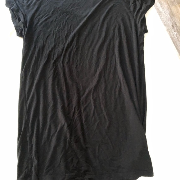 Just a t shirt - Picture 4 of 4